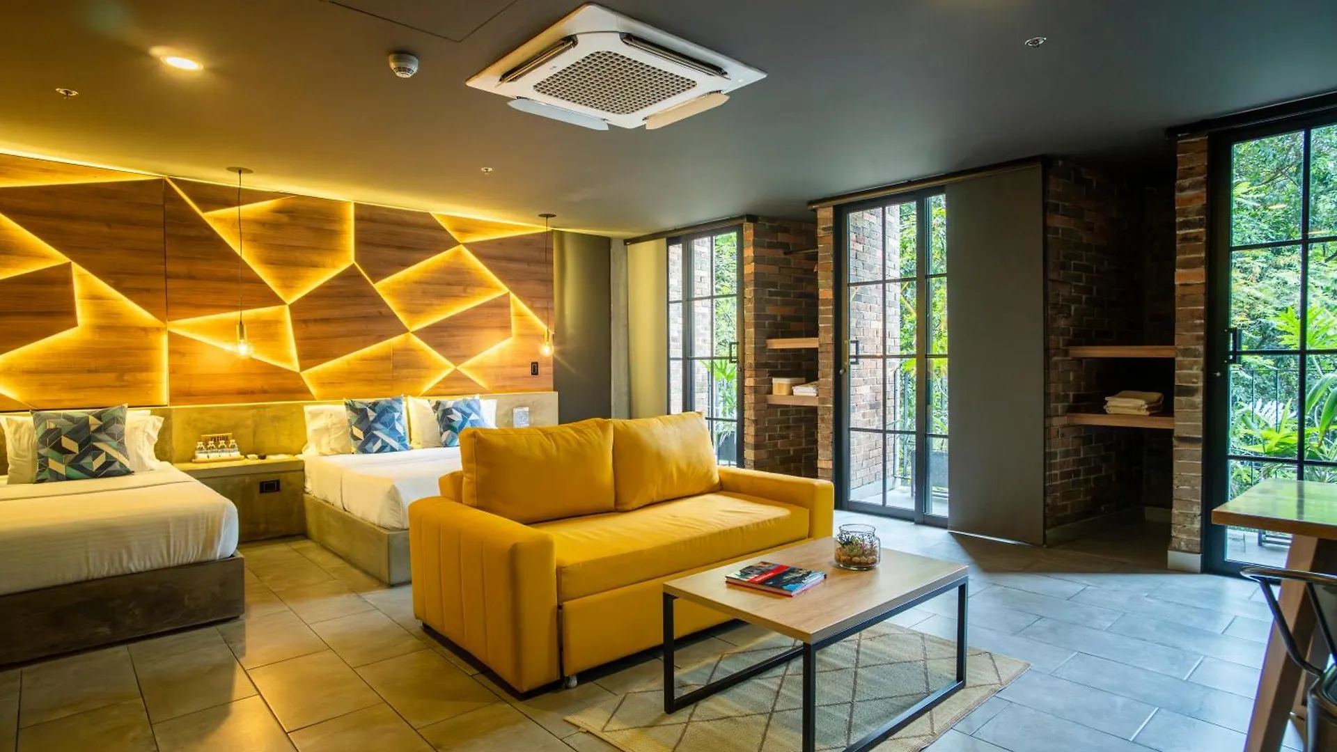 Los Patios Cool Living 麦德林