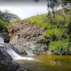 https://finca-chalet-del-rio-cali-farm-chalet-cali-river.cali-hotels.com