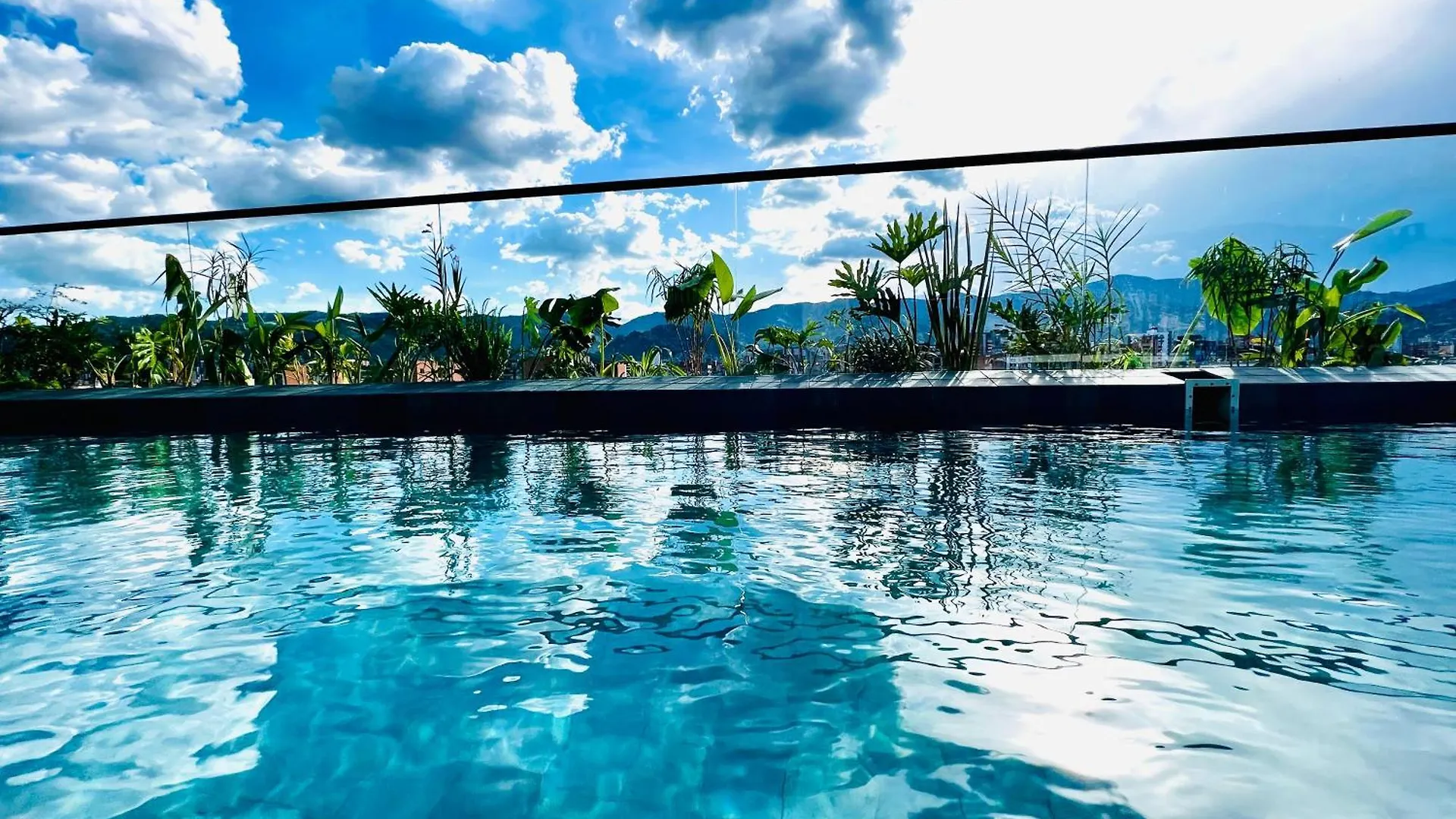 Los Patios Cool Living Medellin Hotel