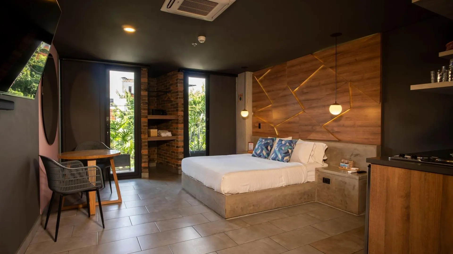Los Patios Cool Living Medellin Hotel